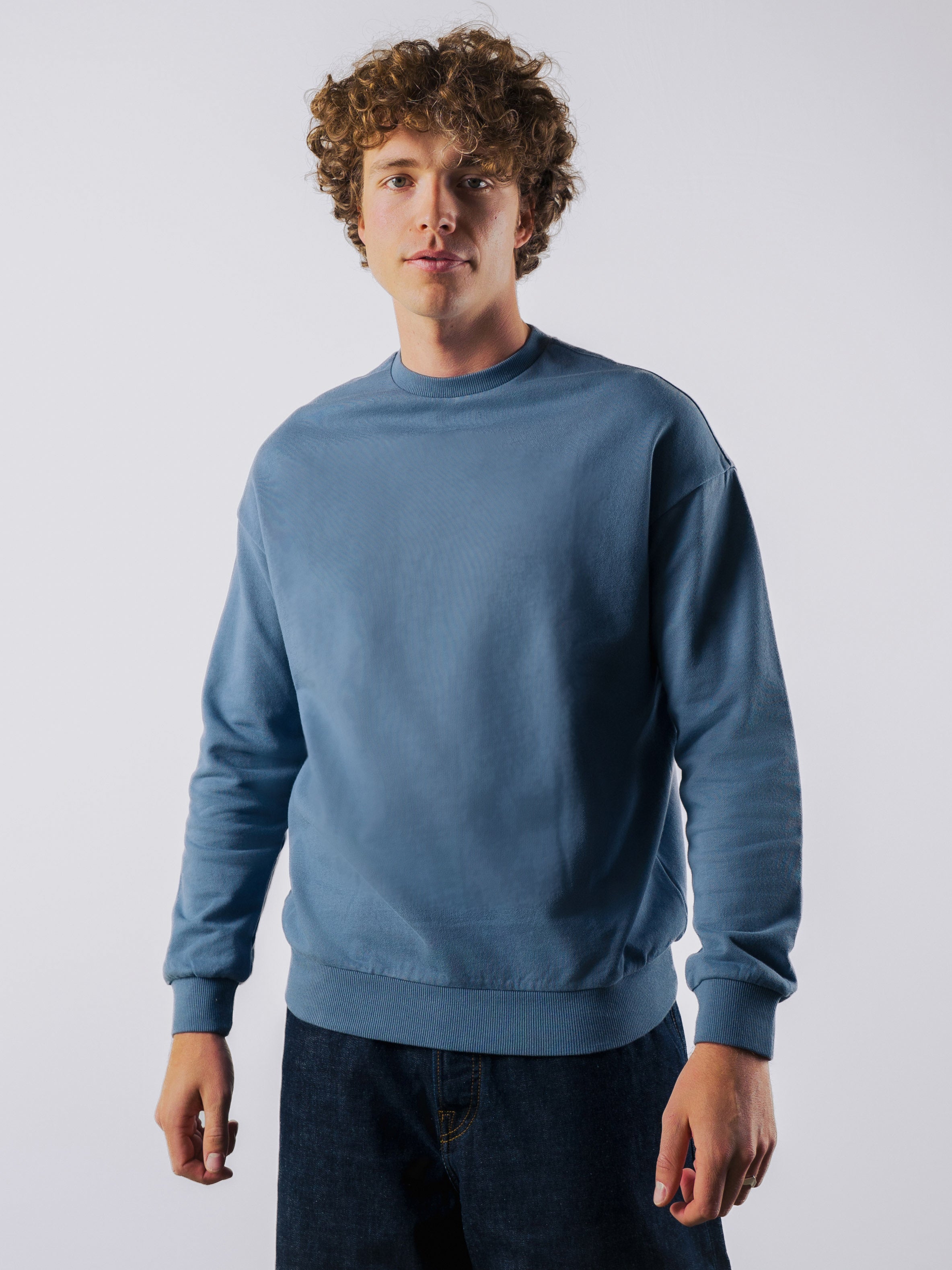 Leichter Pullover mit Rundhalsausschnitt