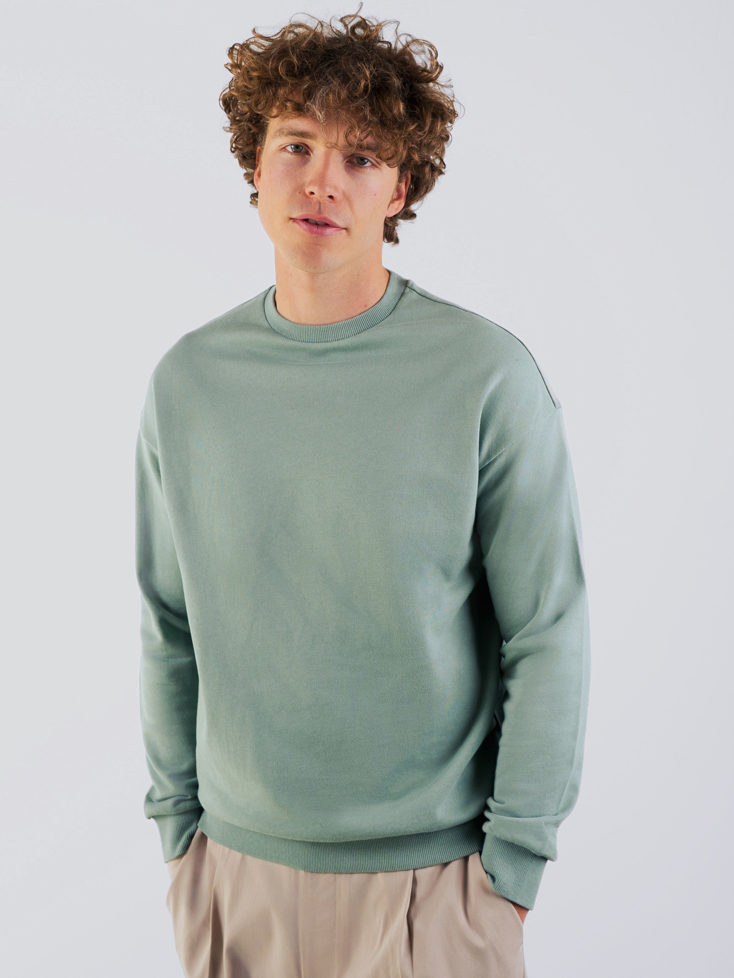 Leichter Pullover mit Rundhalsausschnitt