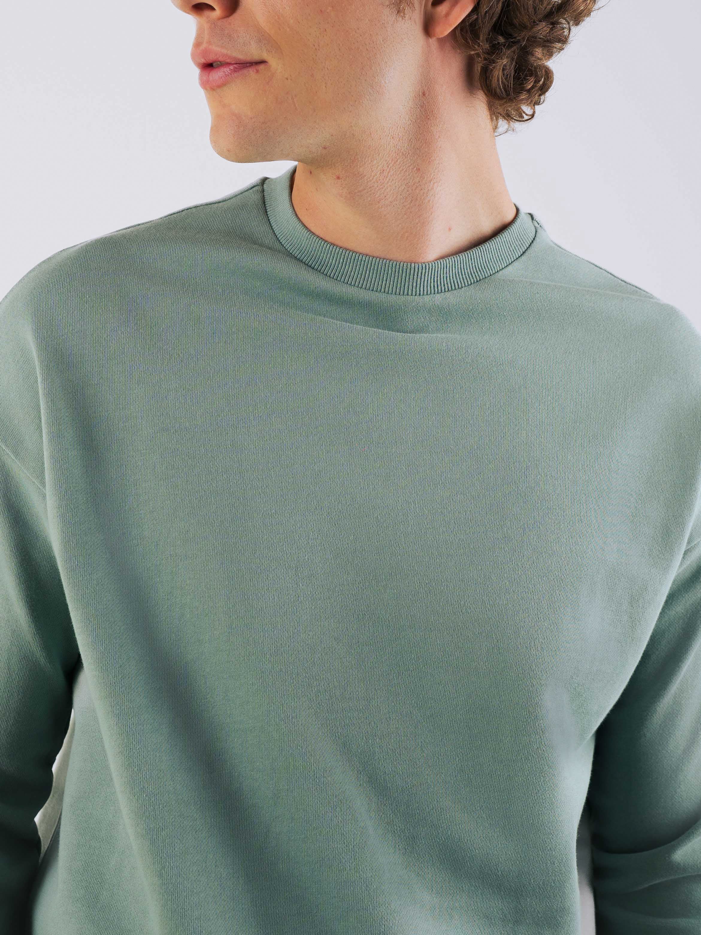 Leichter Pullover mit Rundhalsausschnitt