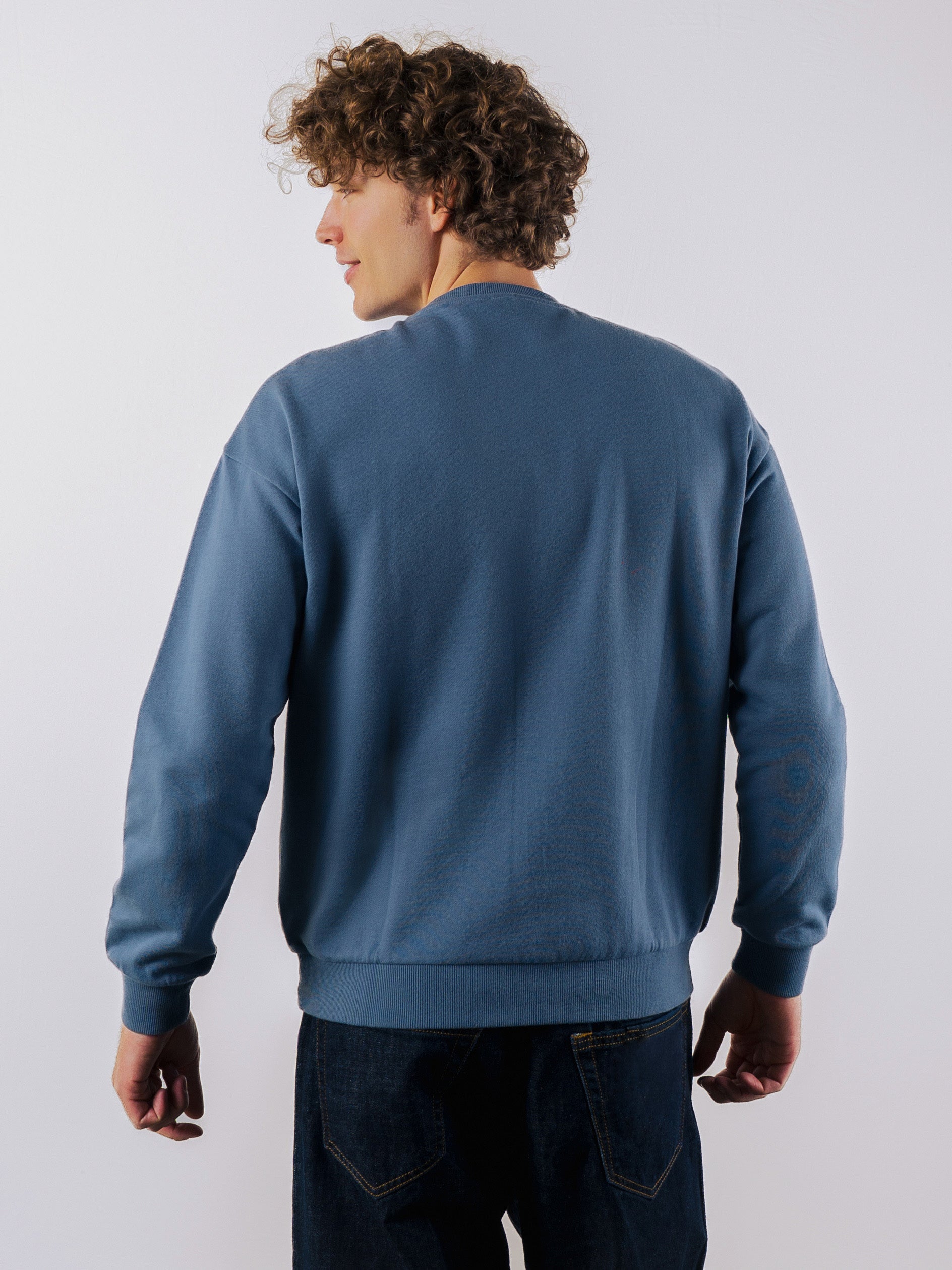 Leichter Pullover mit Rundhalsausschnitt